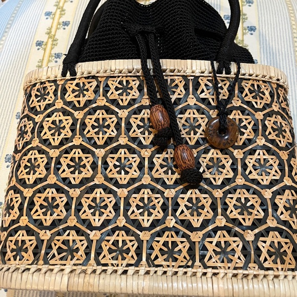 The Sak Black and Tan Straw Bag with Ornate Design Inner Drawstring Liner - Picture 5 of 8